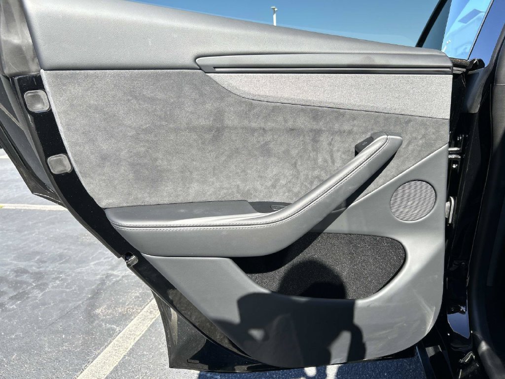Used 2026 Tesla Model Y Long Range AWD/4WD image 16