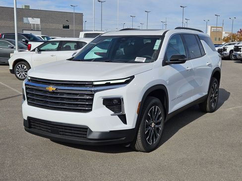 New 2026 Chevrolet Traverse LT w/ Sun and Wheel Package image 9