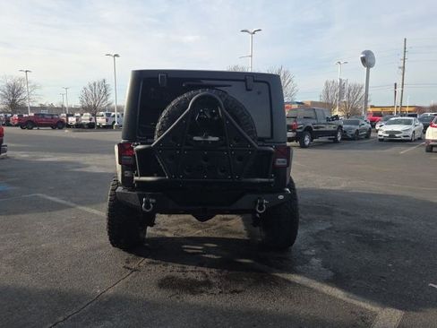 Used 2015 Jeep Wrangler Unlimited Rubicon image 7