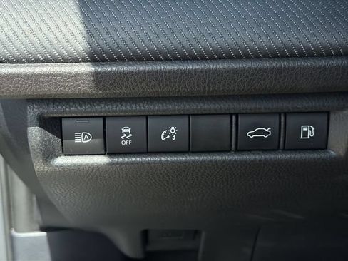 Used 2025 Toyota Camry SE FWD image 33