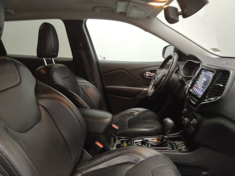 Used 2019 Jeep Cherokee Limited FWD image 21