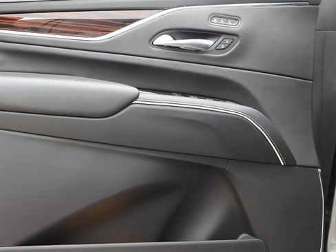 Used 2023 Cadillac Escalade Premium Luxury image 10