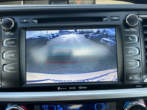 Used 2018 Toyota Highlander XLE w/ Carpet Mat Package (TMS) image 30