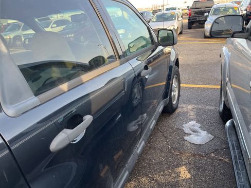 Used 2011 Ford Escape XLT image 16