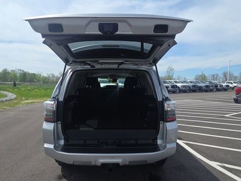 Used 2021 Toyota 4Runner SR5 AWD/4WD image 11