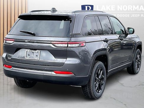 New 2026 Jeep Grand Cherokee Altitude AWD/4WD image 9