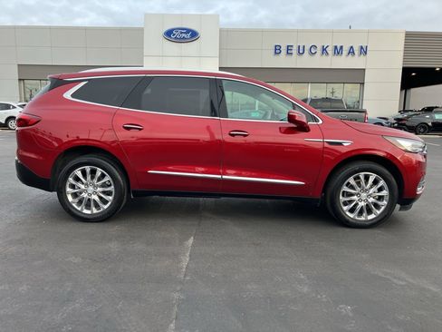 Used 2019 Buick Enclave Essence image 9