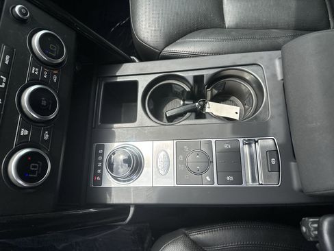 Used 2020 Land Rover Discovery SE AWD/4WD image 21