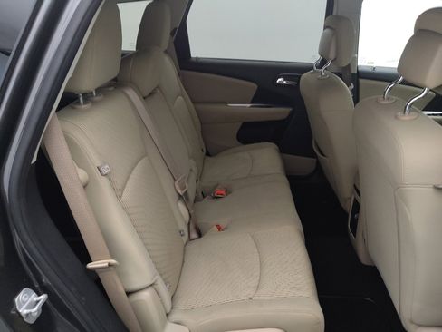 Used 2018 Dodge Journey SXT w/ Connectivity Group FWD image 19