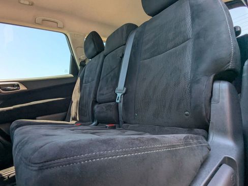 Used 2015 Nissan Pathfinder S FWD image 12