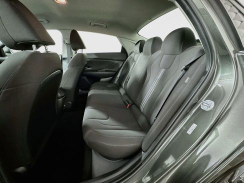 Used 2024 Hyundai Elantra SEL FWD image 17