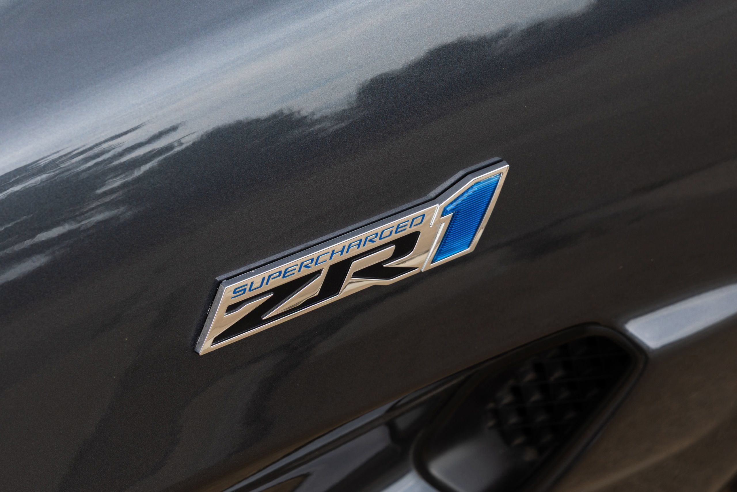 Used 2009 Chevrolet Corvette ZR1 w/ Preferred Equipment Group RWD image 15