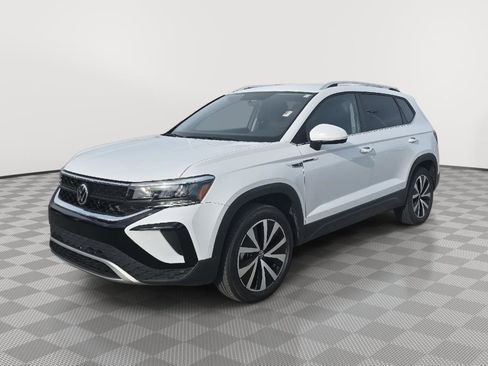 Used 2022 Volkswagen Taos SE image 6