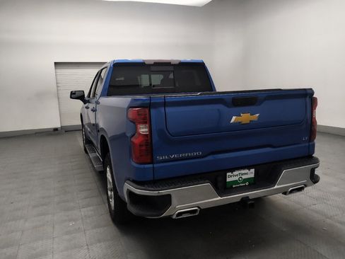 Used 2022 Chevrolet Silverado 1500 LT AWD/4WD image 5