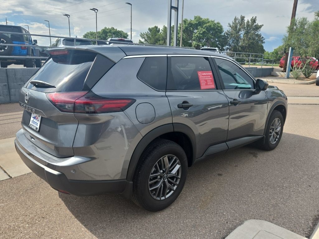 Used 2026 Nissan Rogue S FWD image 5