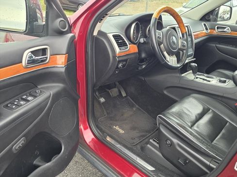 Used 2013 Jeep Grand Cherokee Overland image 8