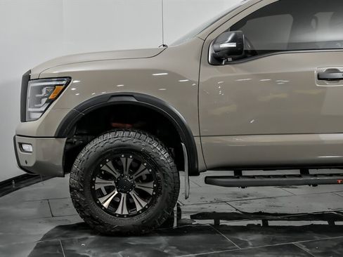 Used 2021 Nissan Titan PRO-4X w/ Pro-4x Convenience Package image 6