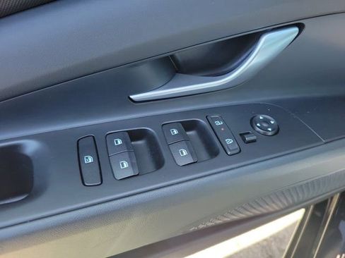 Used 2026 Hyundai Elantra SE image 18