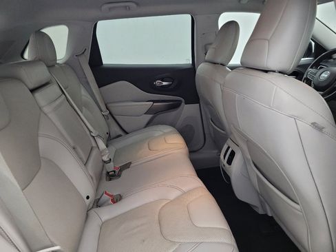 Used 2019 Jeep Cherokee Limited FWD image 19