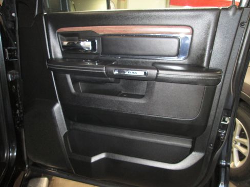 Used 2018 RAM 1500 Laramie w/ Convenience Group image 29