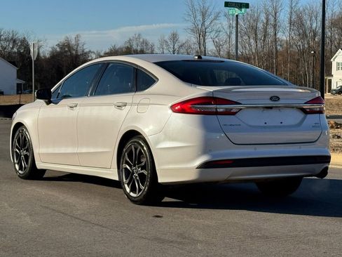 Used 2018 Ford Fusion SE w/ Equipment Group 201A image 6