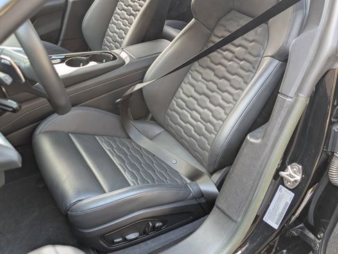 Used 2023 Audi e-tron GT Prestige w/ Prestige Package image 17