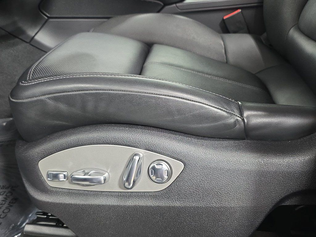 Used 2023 Porsche Macan S AWD/4WD image 23