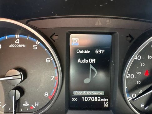 Used 2017 Toyota RAV4 XLE w/ All Weather Liner Package AWD/4WD image 18