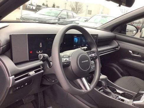 Certified 2025 Hyundai Santa Cruz SE AWD/4WD image 15
