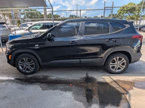 Used 2021 Kia Seltos LX AWD/4WD image 4