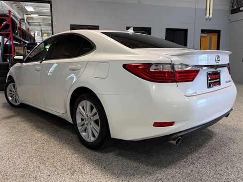 Used 2013 Lexus ES 350 w/ Premium Pkg FWD image 4