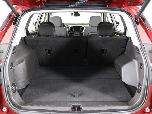Used 2021 GMC Terrain SLE w/ Driver Convenience Package FWD image 19