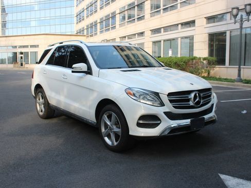 Used 2017 Mercedes-Benz GLE 350 4MATIC w/ Premium 1 Package image 1