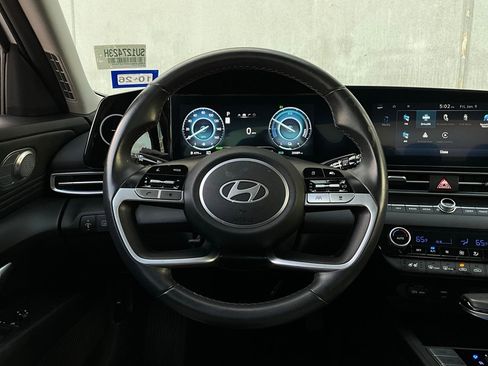 Used 2025 Hyundai Elantra Limited image 38