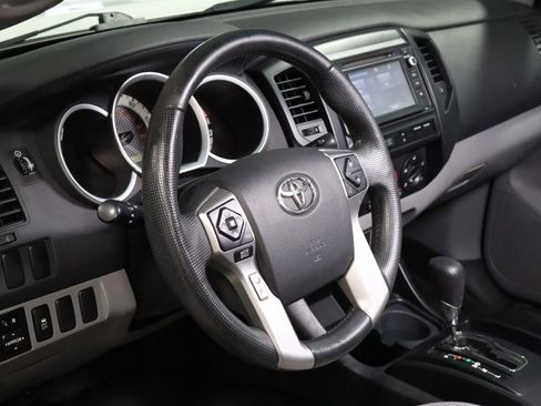 Used 2014 Toyota Tacoma PreRunner w/ Convenience Package RWD image 10