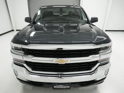 Used 2019 Chevrolet Silverado 1500 LT w/ All Star Edition image 2
