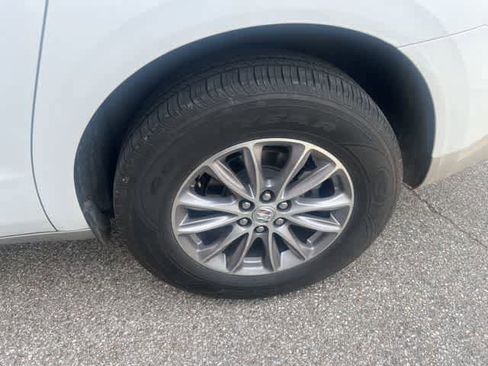 Used 2024 Buick Enclave Premium image 4