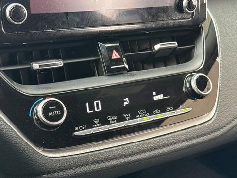 Used 2020 Toyota Corolla SE image 25