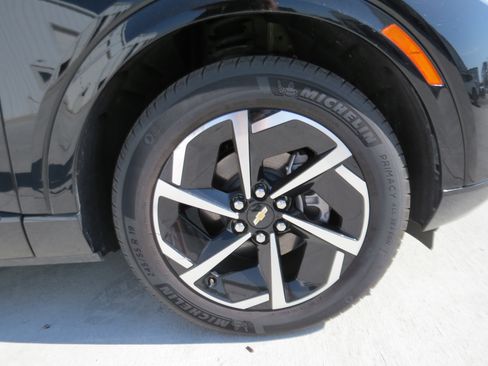 Used 2025 Chevrolet Equinox EV LT FWD image 10
