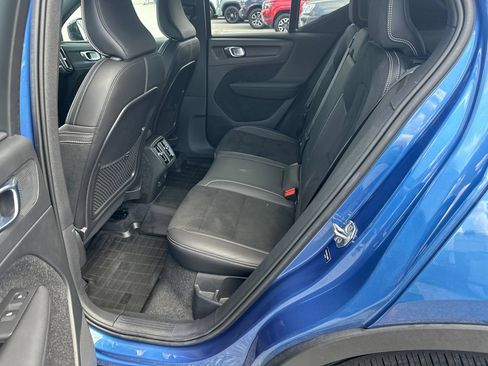 Used 2020 Volvo XC40 T4 R-Design w/ Protection Package Premier FWD image 23