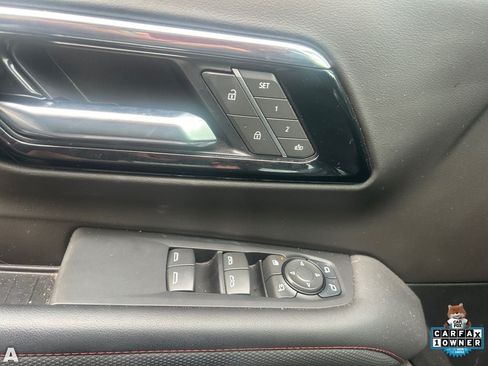 Used 2025 Chevrolet Suburban RST w/ RST Capability Package AWD/4WD image 10