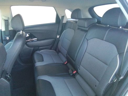 Used 2020 Kia Niro EX image 13