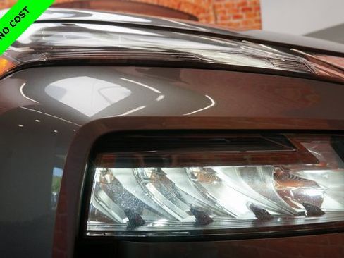 Used 2023 Nissan Rogue S image 60