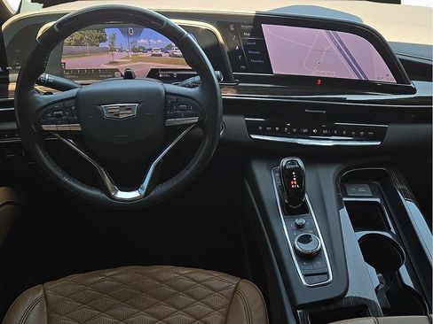 Used 2022 Cadillac Escalade ESV Premium Luxury w/ Performance Package AWD/4WD image 12
