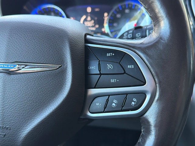Used 2019 Chrysler Pacifica Touring-L w/ Advanced Safetytec Group FWD image 29