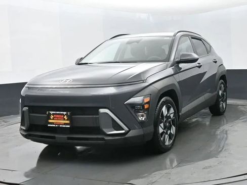 Used 2024 Hyundai Kona SEL image 1