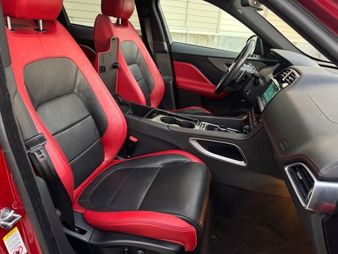 Used 2017 Jaguar F-PACE S image 30