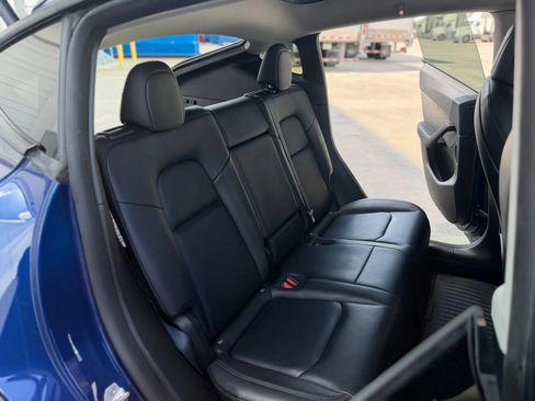 Used 2022 Tesla Model Y Long Range AWD/4WD image 22