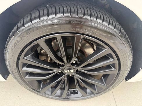 Used 2019 Kia Stinger RWD image 13