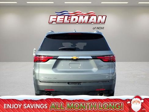 Used 2023 Chevrolet Traverse LT w/ Rear Camera Mirror Package image 4
